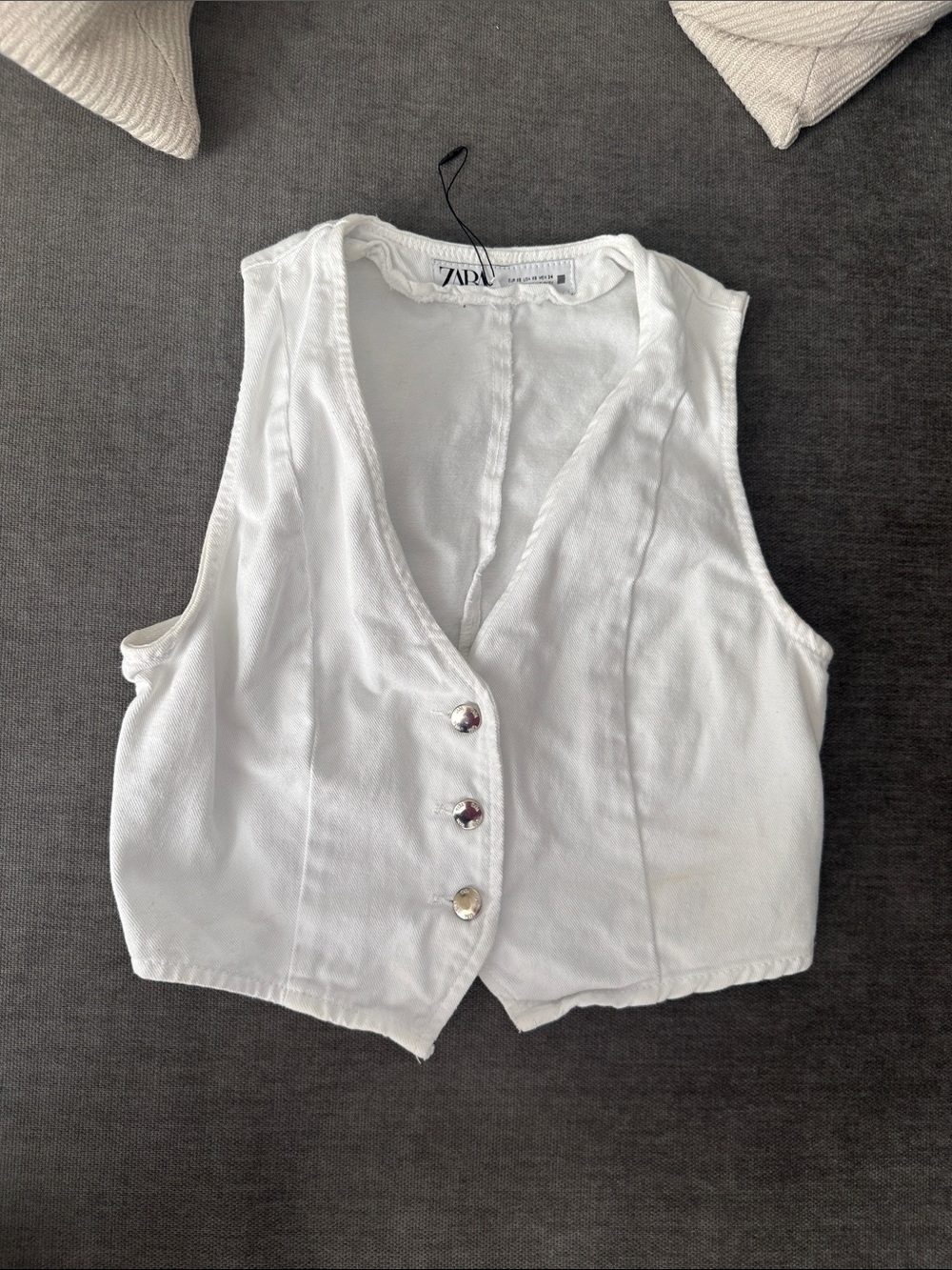 Zara White Sleeveless Button-Front Crop Vest